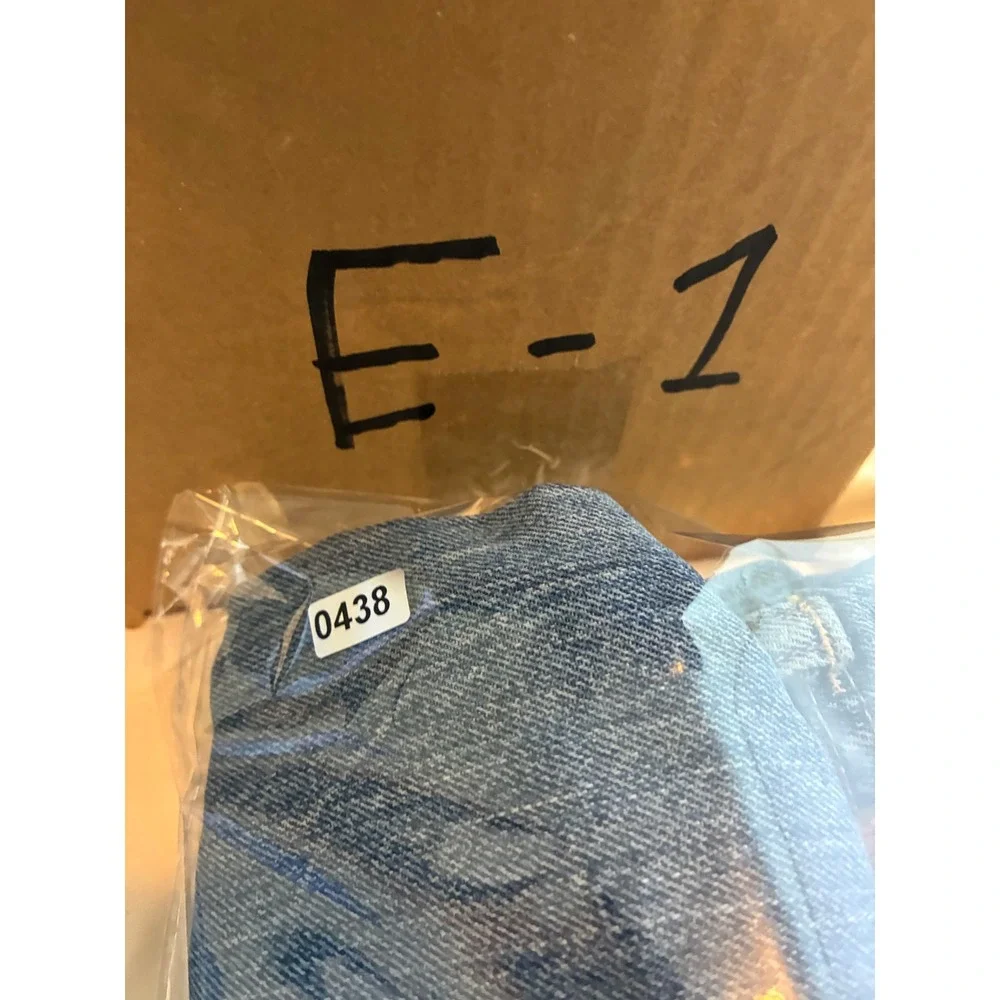 Levis 505 Straight Leg Jeans Mens 31x30 Medium Wash Blue Denim